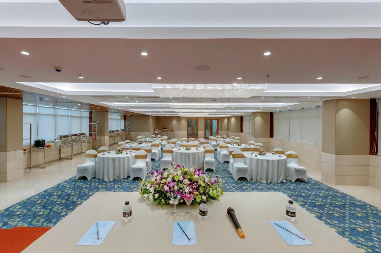 Hotel The Fern Residency Turbhe Navi Mumbai Exterior foto